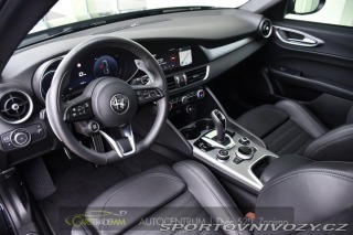 Alfa Romeo Giulia 2.0T 16V 206kW VELOCE AT8 2024
