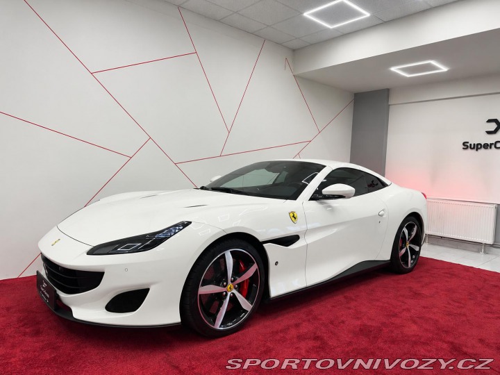 Ferrari Portofino CAMERA*TEMPOMAT*APPLECARP 2018