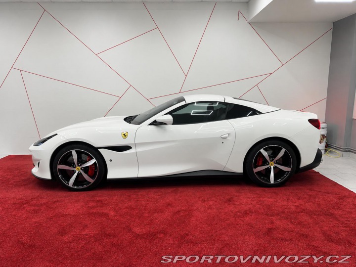 Ferrari Portofino CAMERA*TEMPOMAT*APPLECARP 2018