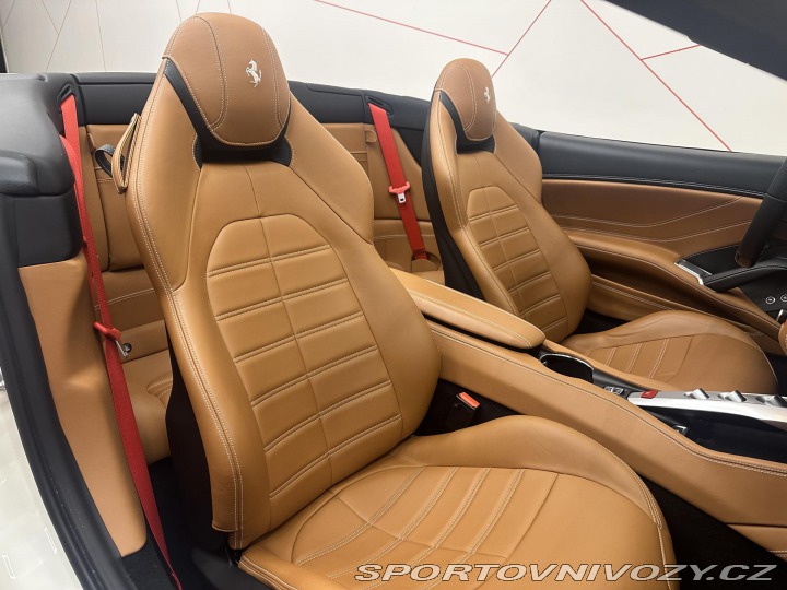 Ferrari California T*CAMERA*QUIO*TEMPOMAT*DP 2015