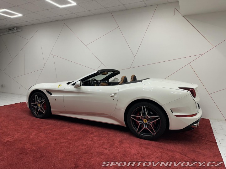 Ferrari California T*CAMERA*QUIO*TEMPOMAT*DP 2015