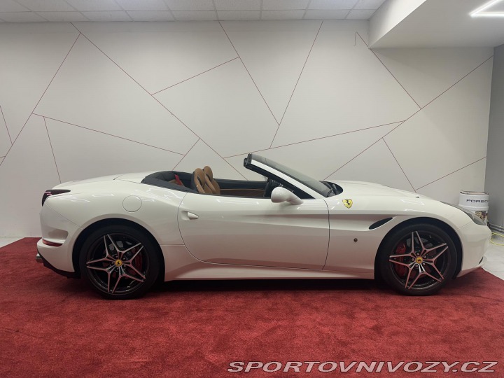 Ferrari California T*CAMERA*QUIO*TEMPOMAT*DP 2015