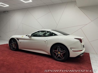 Ferrari California T*CAMERA*QUIO*TEMPOMAT*DP 2015