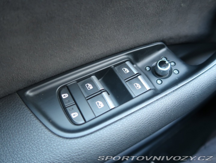 Audi Ostatní modely Q7 S-Line 60 TFSI e 2023