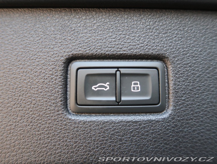 Audi Ostatní modely Q7 S-Line 60 TFSI e 2023