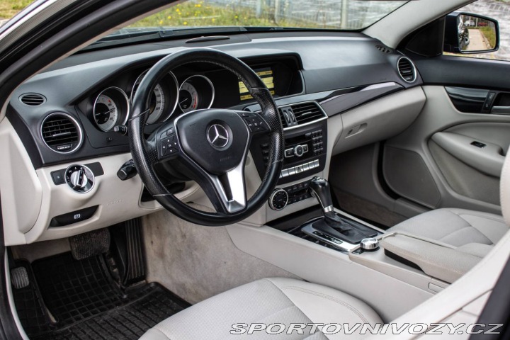Mercedes-Benz C Kupé 180 RWD 115kW AT/7 2011