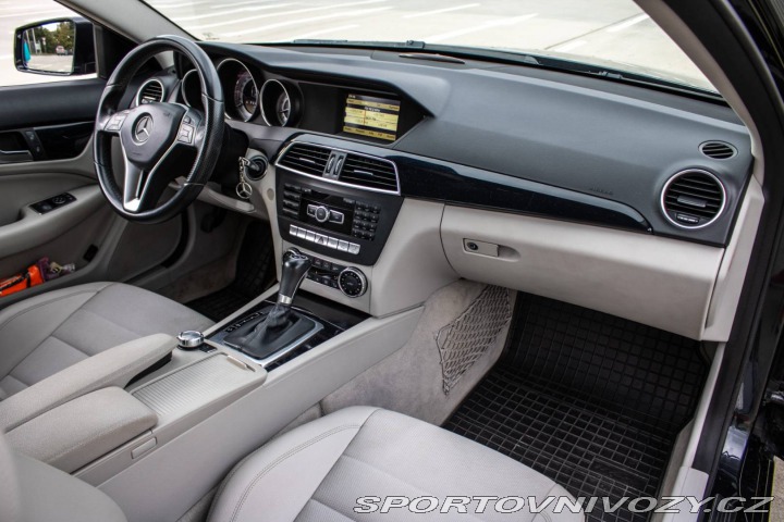 Mercedes-Benz C Kupé 180 RWD 115kW AT/7 2011