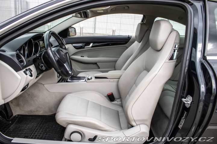 Mercedes-Benz C Kupé 180 RWD 115kW AT/7 2011