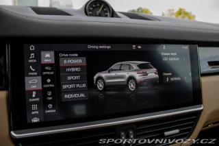 Porsche Cayenne E-Hybrid Tiptronic, plug 2019