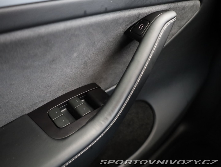 Tesla Model Y Long Range RWD 79kWh 2024