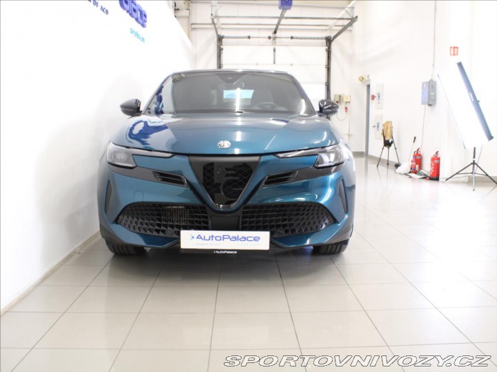 Alfa Romeo Ostatní modely Junior 1,2 Hybrid 145k.PANO.El.s 2024