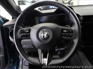 Alfa Romeo Ostatní modely Junior 1,2 Hybrid 145k.PANO.El.s 2024