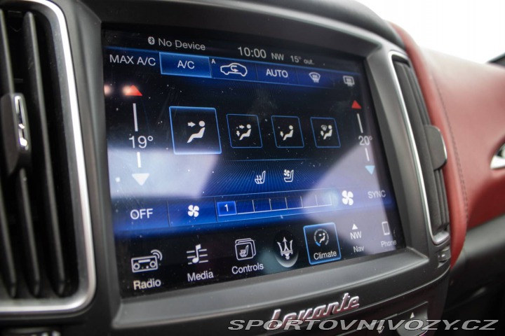 Maserati Levante Q4 202kW AT/8 2017 / AJ 2017