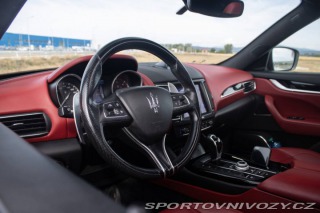 Maserati Levante Q4 202kW AT/8 2017 / AJ 2017