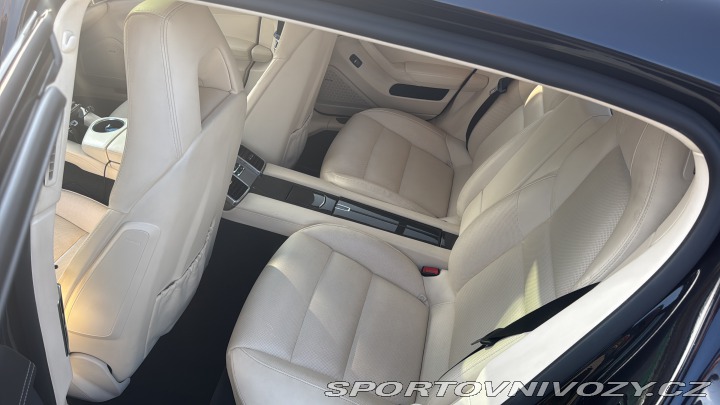 Porsche Panamera 4.8turbo S 2011