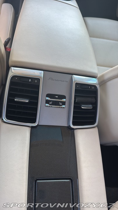 Porsche Panamera 4.8turbo S 2011