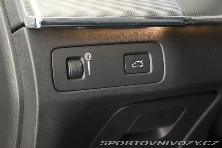 Volvo Ostatní modely XC90 B6 AWD 2020