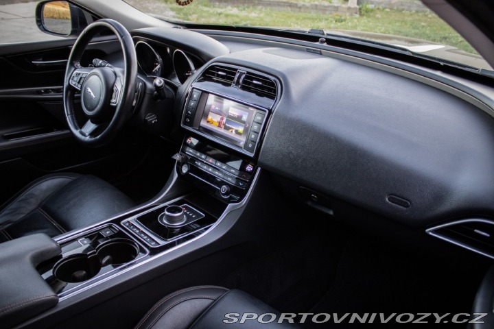Jaguar XE 2.0 I4D E-Performance AT 2017
