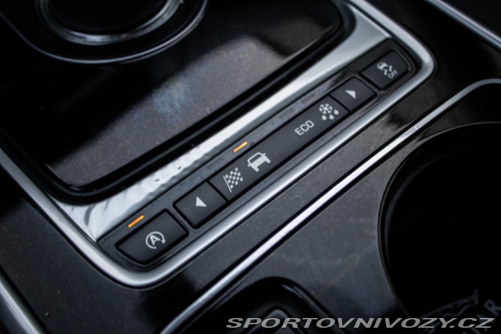 Jaguar XE 2.0 I4D E-Performance AT 2017