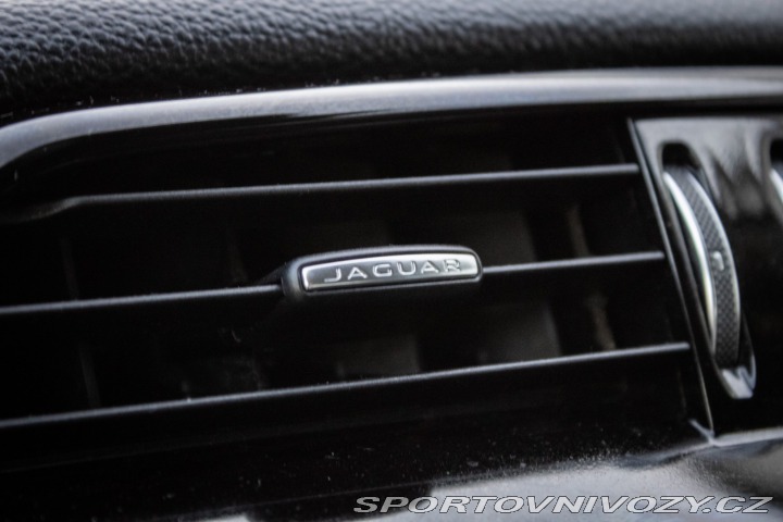 Jaguar XE 2.0 I4D E-Performance AT 2017