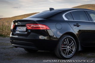 Jaguar XE 2.0 I4D E-Performance AT 2017