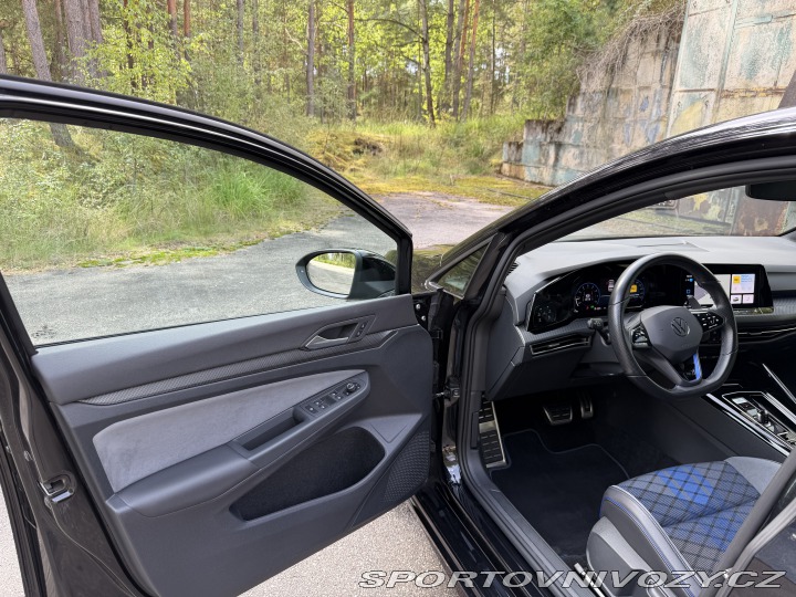 Volkswagen Golf 8R Performance Akrapovič 2023
