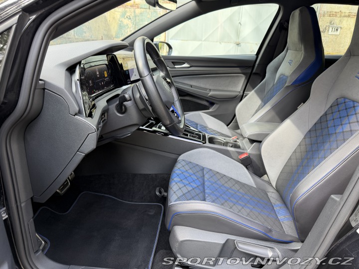 Volkswagen Golf 8R Performance Akrapovič 2023
