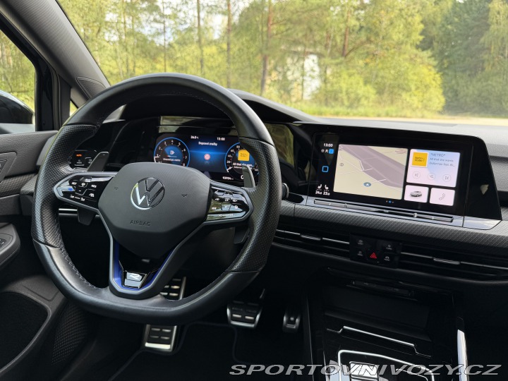 Volkswagen Golf 8R Performance Akrapovič 2023