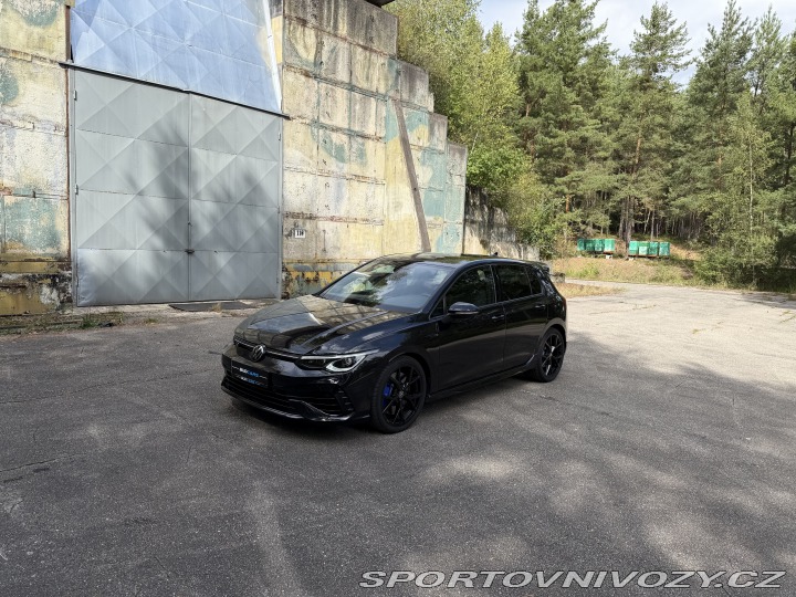Volkswagen Golf 8R Performance Akrapovič 2023
