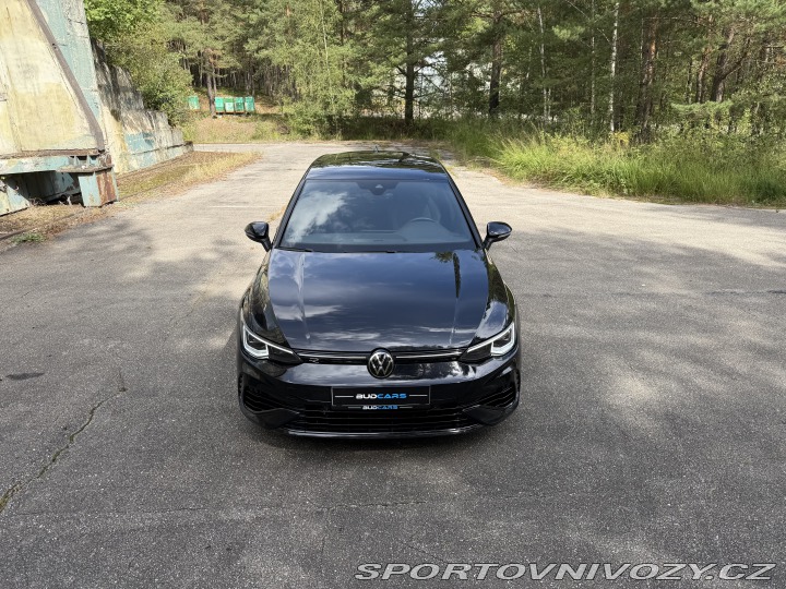 Volkswagen Golf 8R Performance Akrapovič 2023