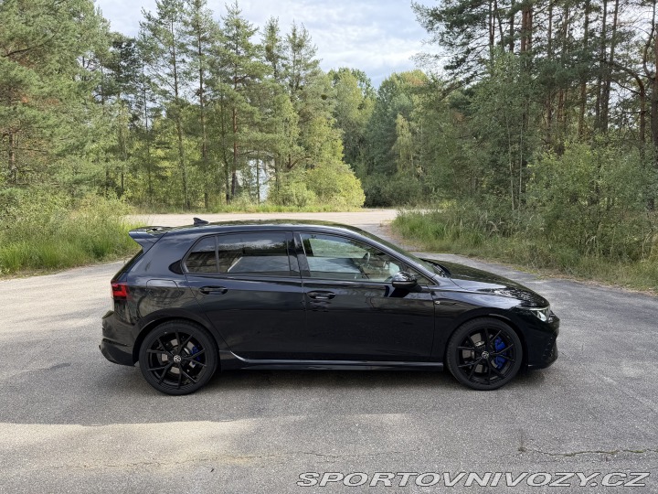 Volkswagen Golf 8R Performance Akrapovič 2023