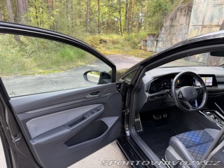 Volkswagen Golf 8R Performance Akrapovič 2023