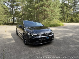 Volkswagen Golf 8R Performance Akrapovič 2023