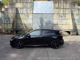 Volkswagen Golf 8R Performance Akrapovič 2023