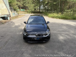 Volkswagen Golf 8R Performance Akrapovič 2023
