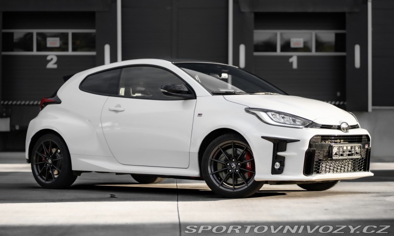 Toyota Yaris PERFORMANCE/SPORT