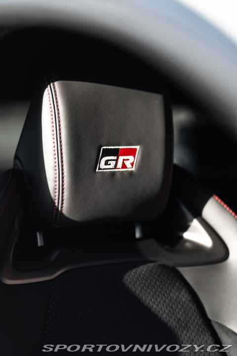 Toyota Yaris PERFORMANCE/SPORT 2021