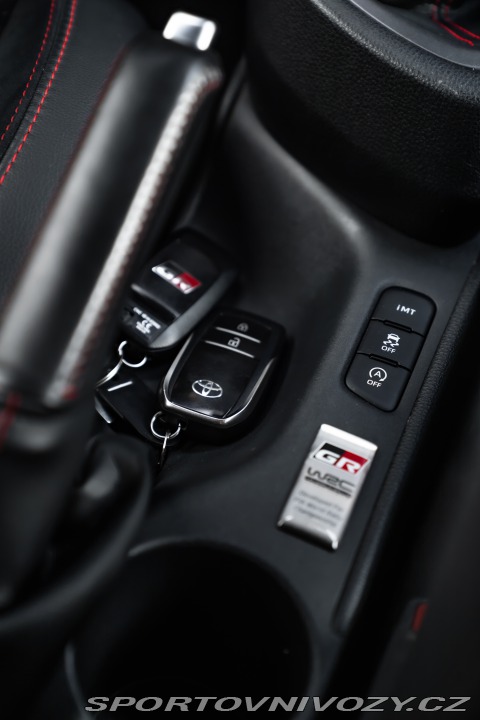Toyota Yaris PERFORMANCE/SPORT 2021