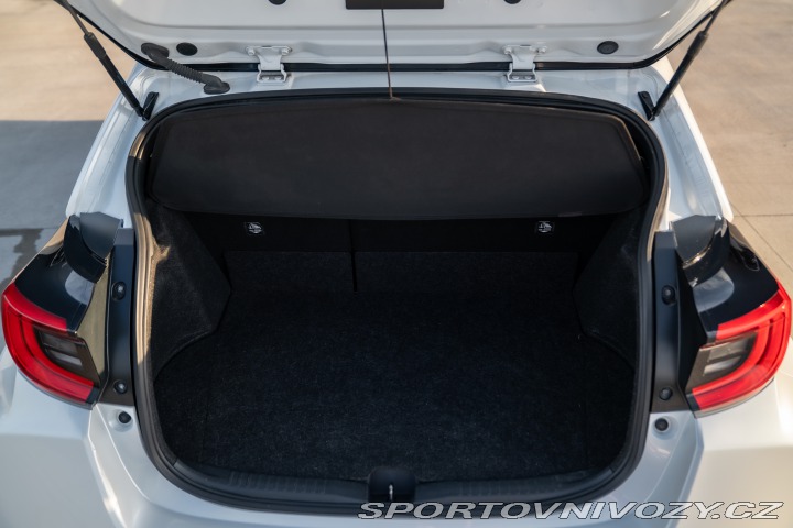 Toyota Yaris PERFORMANCE/SPORT 2021
