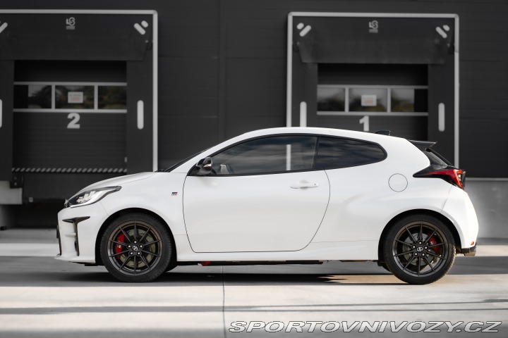 Toyota Yaris PERFORMANCE/SPORT 2021