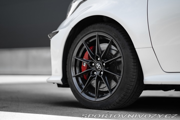 Toyota Yaris PERFORMANCE/SPORT 2021