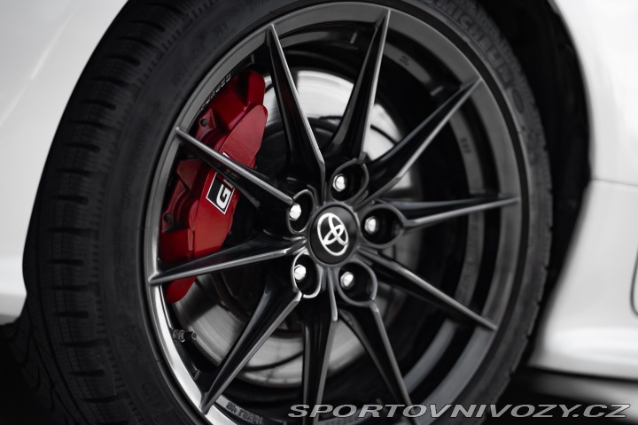 Toyota Yaris PERFORMANCE/SPORT 2021