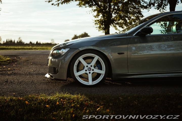 BMW 3 E92 325i 2006
