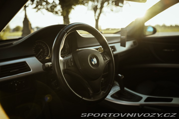 BMW 3 E92 325i 2006