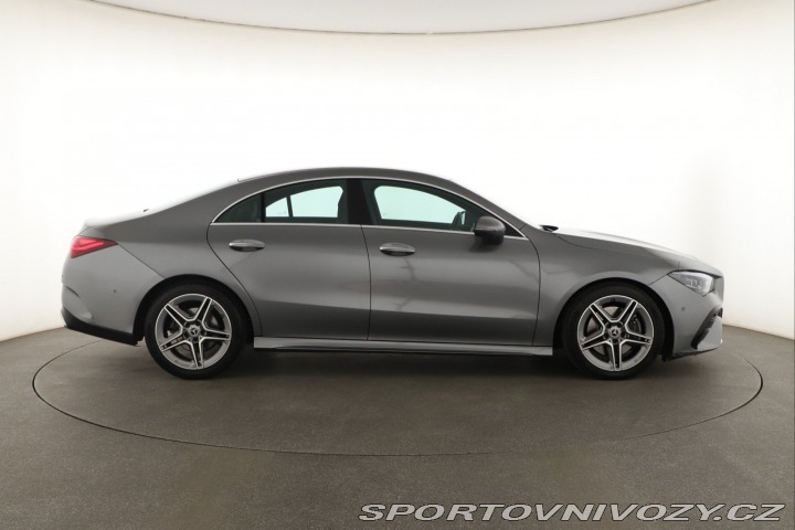 Mercedes-Benz CLA 200 2025