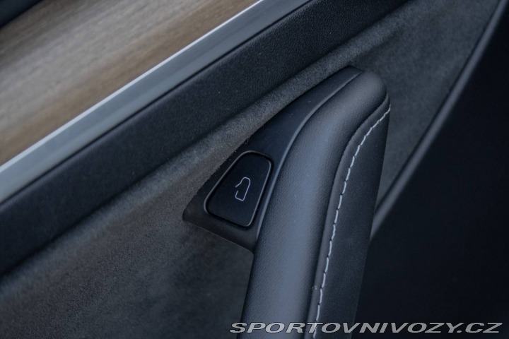Tesla Model Y Long Range 378kW 2022 / 2022