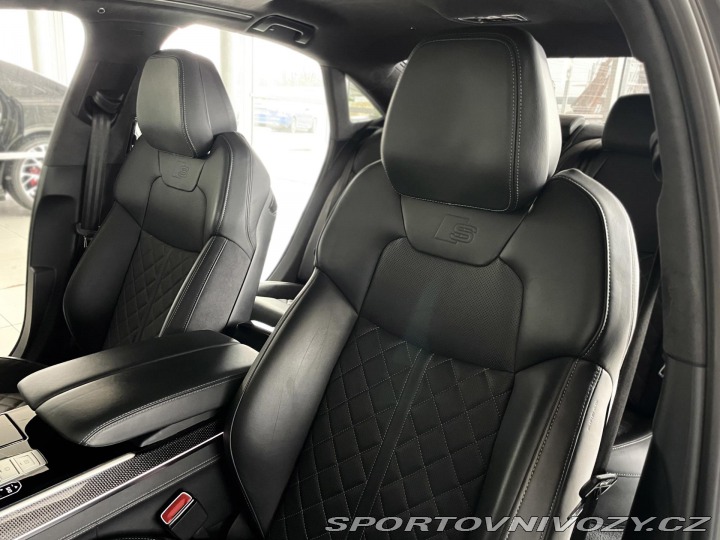Audi S8 1800