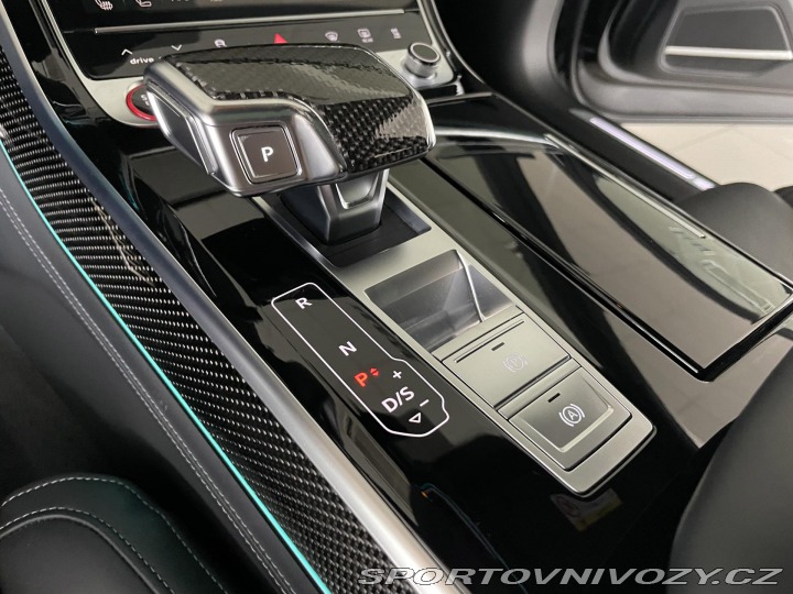 Audi S8 1800