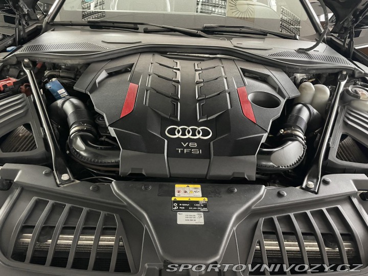 Audi S8 1800