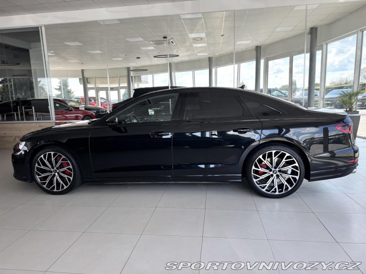 Audi S8 1800